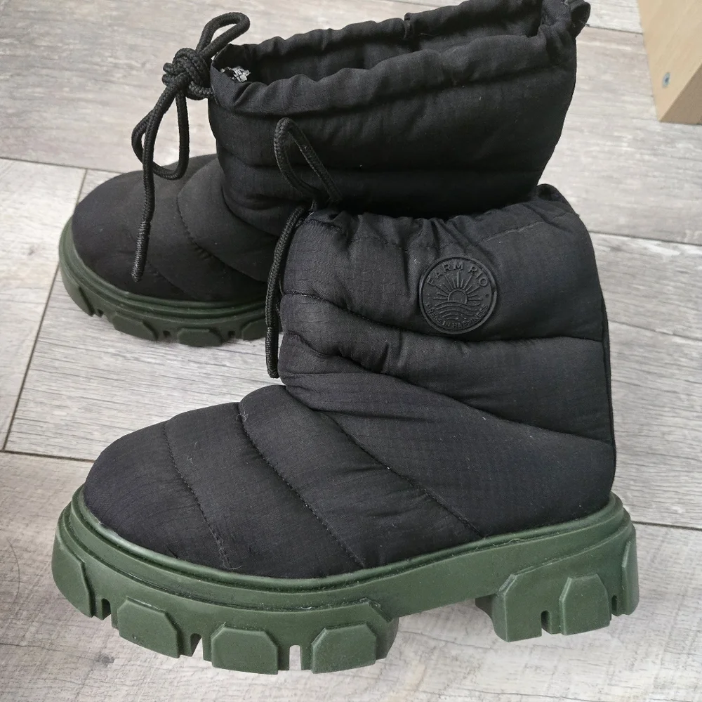 FARM RIO Lug Sole Bootie size 8